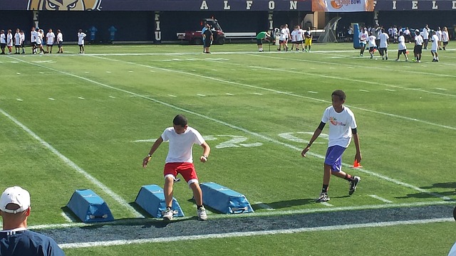 曼联高层对阿莫林分歧曝光，两人力挺两人质疑！12月战绩或定未来