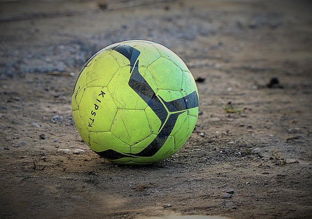 如何给孩子选择第一颗篮球？